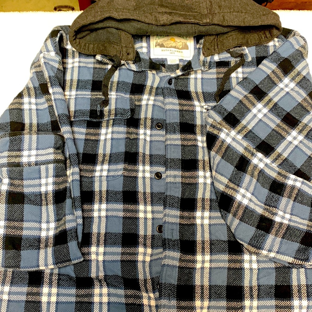 American Eagle XL mens flannel, long sleeve. Blue flannel.